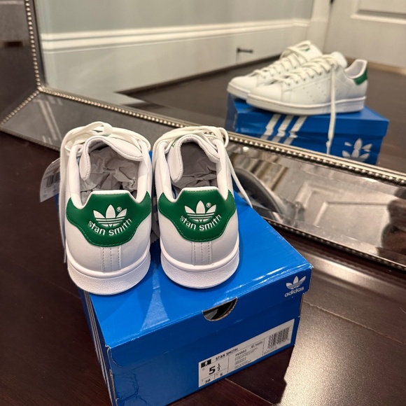 Adidas Stan Smith unisex white/green shoe. New in box! - Picture 2 of 3